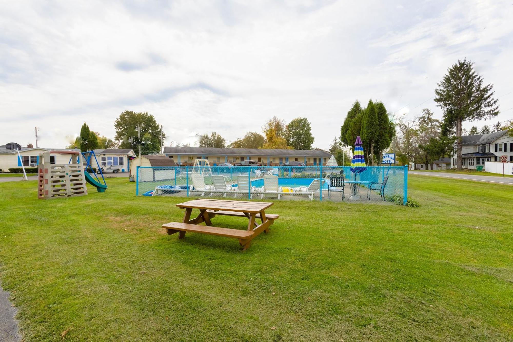 Parkside Motel By Oyo Meadville Conneaut Lake Conneaut Lakeshore Eksteriør bilde